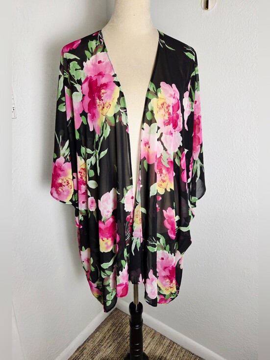 Emerald Other - Emerald Black Waterfall Kimono with Pink & Mint Green Floral Print, One Size
